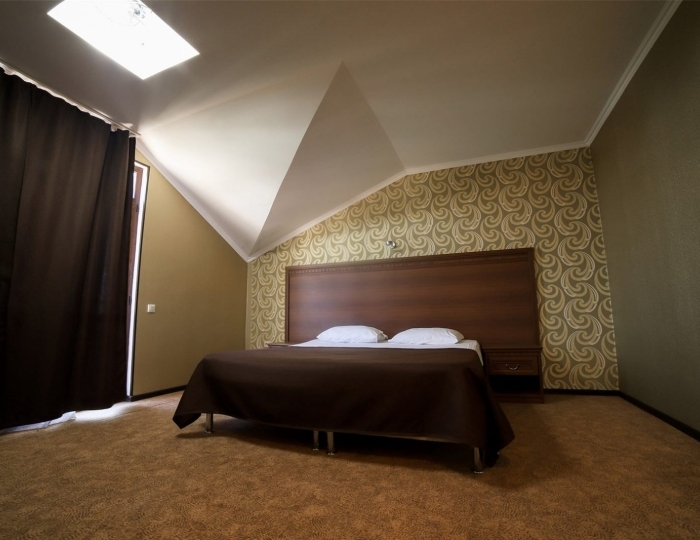 Двухкомнатный Люкс с балконом и кроватью размера «king-size» - Отель «Резиденция Апсны» Цандрипш