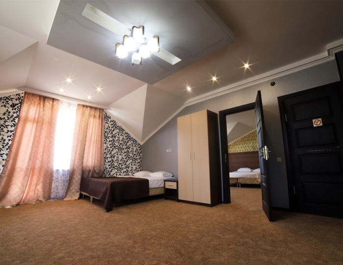 Двухкомнатный Люкс с балконом и кроватью размера «king-size» - Отель «Резиденция Апсны» Цандрипш